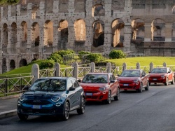 Fiat wspiera Światowe Spotkanie poświęcone braterstwu między ludźmi i udostępnia flotę samochodów