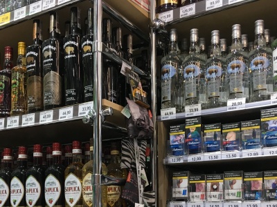 Będzie zakaz sprzedaży alkoholu na stacjach paliw. Ale nie całkowity