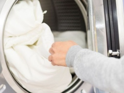 Jak prać pościel w pralce? Wypełnienie się nie zbije
