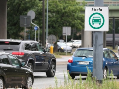Strefa Czystego Transportu działa? Połowa Polaków chce zmienić samochód