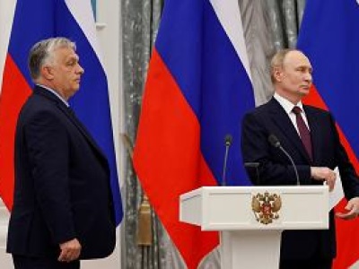 Viktor Orban u Władimira Putina. Dla kogo ta pokazówka? Jest trzech 