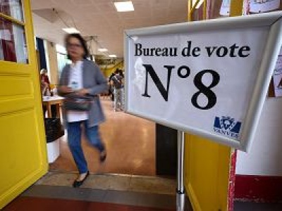 Wybory we Francji. Historyczna frekwencja, lepsza niż w pierwszej turze