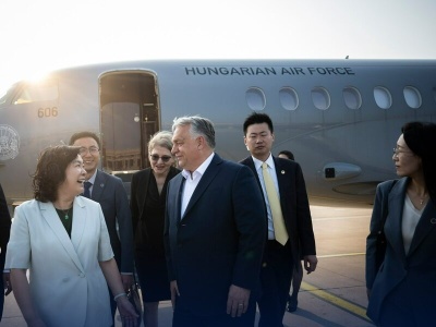 Orban wylądował w Chinach. 