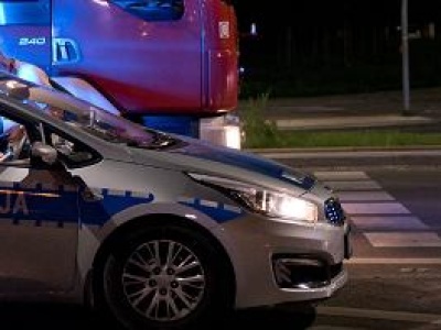 Tragedia w powiecie buskim. Auto z trzyosobową rodziną wypadło z drogi. 37-latek nie żyje