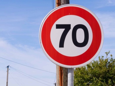 Za miastem tylko 70 km/h. Nowe limity prędkości już działają