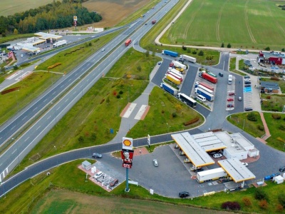 Paliwo na autostradzie droższe niż w mieście. Skąd ta różnica cen?