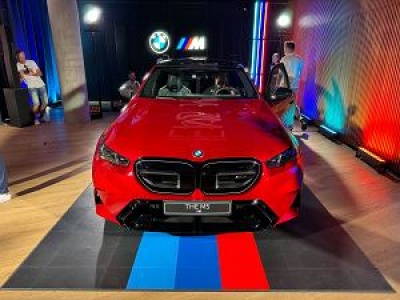 Widziałem nowe M5 Hybrid V8 w Warszawie. BMW ma powody do wielkiego świętowania