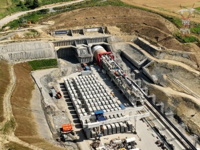 Ma 114 metrów długości i waży 4400 ton. Karpatka drąży kluczowy tunel