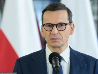 Zagraniczny dziennik pisze o Polsce. Morawiecki nazwał Sikorskiego Kłamcą