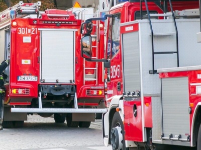 Pożar hali z zabawkami w Gdańsku. „Ogień intensywnie się rozwija”