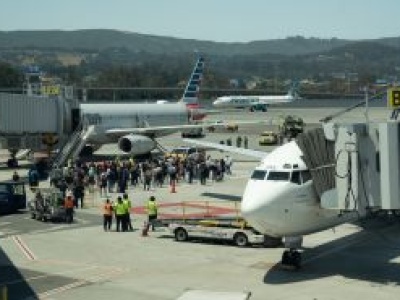 Ewakuacja samolotu American Airlines. Na pokładzie zapalił się laptop