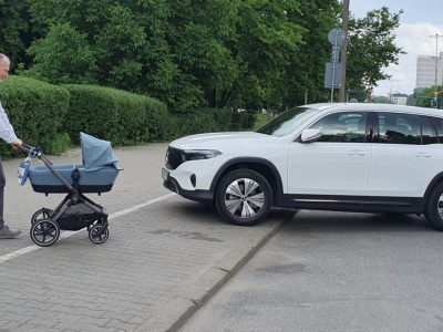 Samochód elektryczny dla dużej rodziny, trzy propozycje: Mercedes EQB, Kia EV9, Maxus Mifa 9. I dlaczego nie Model X, EQV czy ID. Buzz