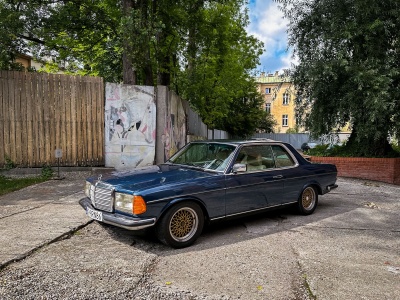 Mercedes 280 CE C123 1984 – 30000 PLN – Kraków