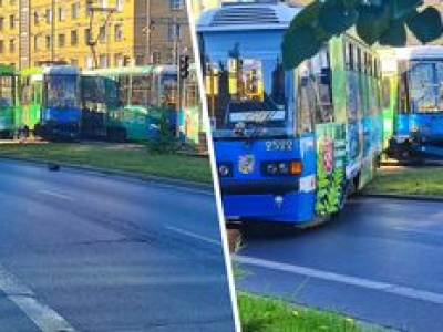 Wrocław. Zderzenie tramwajów. Wagon wyleciał na jezdnię