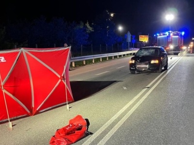 Tragiczny wypadek na autostradzie A1. 19-latek wypadł z auta po dachowaniu, nie przeżył