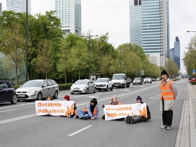 Utrudnienia w Warszawie. Aktywiści zablokowali jeden z mostów