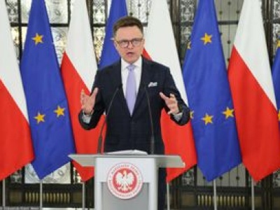 Romanowski na wolności. Hołownia: ktoś powinien za to odpowiedzieć