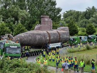 U-Boot na niemieckich drogach. Jego podróż można obserwować w internecie