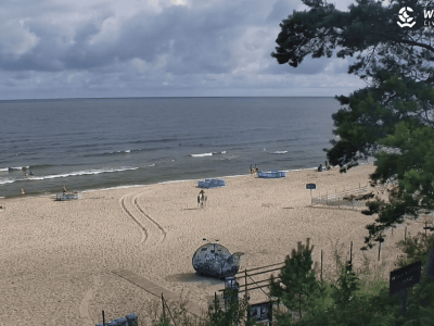 Była dopiero 8:42, a na plaży w Stegnie taki widok. To nie zdarza się często