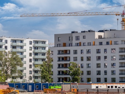 Budownictwo ruszyło z kopyta. Ale na rynek trafiło mniej mieszkań