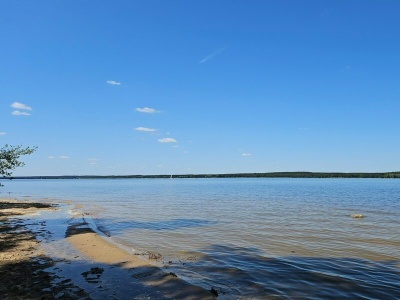 Łodzianie i Warszawiacy są zachwyceni. Plaża jak nad Bałtykiem tylko 1,5 godziny od stolicy