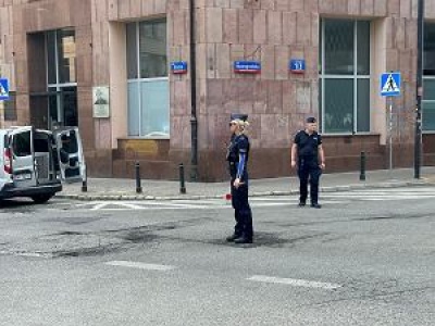 Utrudnienia w ruchu w Warszawie przez... policję. Wszystko przez wielkie święto