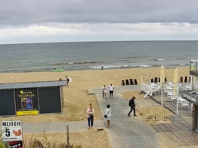 We Władysławowie pogoda nie zachwyca. Plażowicze wpadli na zaskakujący pomysł