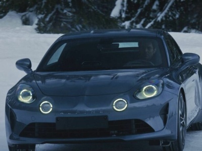Alpine A110 GT w nowym filmie „Largo Winch: cena pieniądza”. Szalony pościg