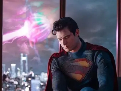 James Gunn podzielił się grafiką z filmu Superman. Komiksowy wizerunek Davida Corensweta