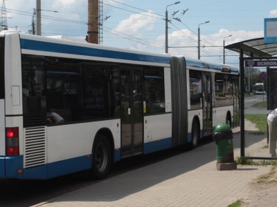 Niewidomy szukał pomocy. Został zatrzymany i oskarżony o niecne czyny