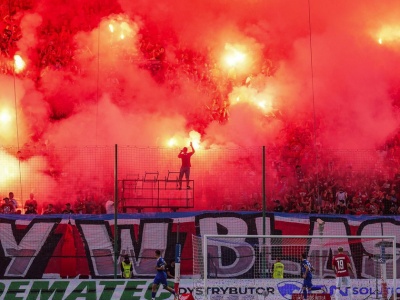 Kibice dobrze się bawili, ale UEFA nie była pobłażliwa. Kara dla Wisły robi wrażenie!