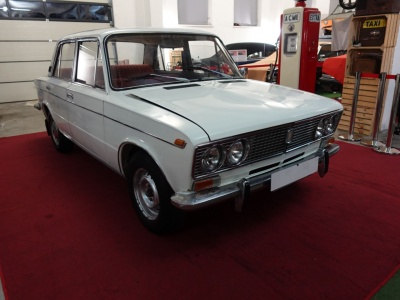 WAZ Lada 2103 1982 – 9900 PLN – Zgierz