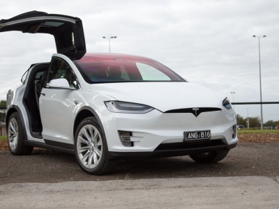 Używana Tesla Model X – poradnik kupującego. Typowe usterki, sytuacja rynkowa
