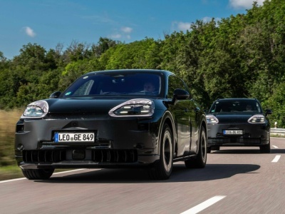 Nowe Porsche Cayenne Electric pokazane w kamuflażu. Do 2030 roku „i później” równolegle trzy rodzaje napędów