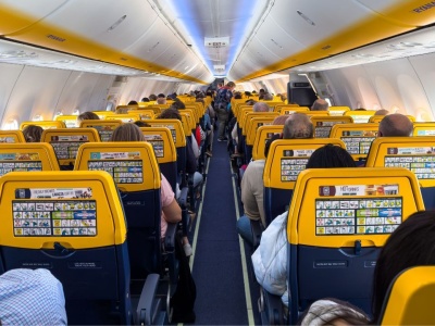 11, 12 i 33 – tych siedzeń w Ryanairze bezwzględnie unikaj. Wróżą kłopoty podczas lotu