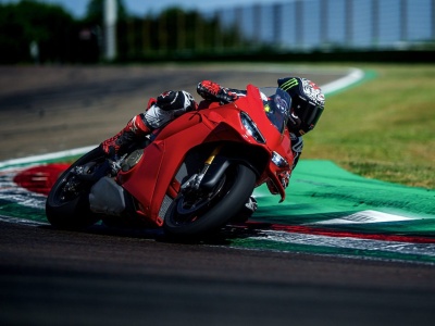 Nowe Ducati Panigale V4S… z elektroniką zarządzaną przez AI?