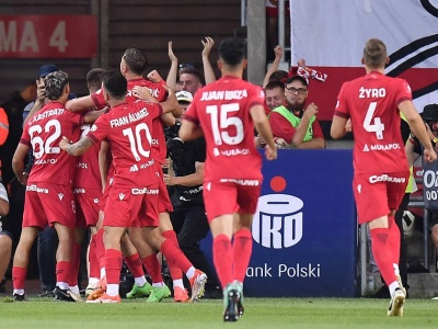 Ekspresowe gole załatwiły Lecha. Kontrowersyjna decyzja VAR uratowała Widzew