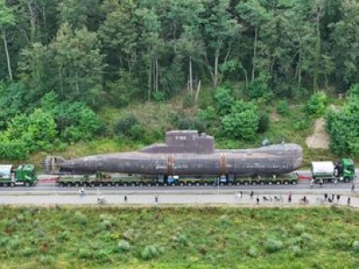 Gigantyczny transport dotarł do celu. U-Boot stanie się obiektem muzealnym