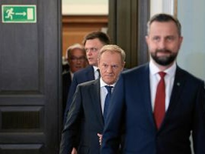 Tusk chciałby wcześniejszych wyborów? Politycy Trzeciej Drogi: Złoty pociąg, taka specyfika koalicji