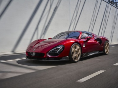 Alfa Romeo 33 Stradale wyjechała na drogę. Tak brzmi silnik V6 o mocy 620 KM