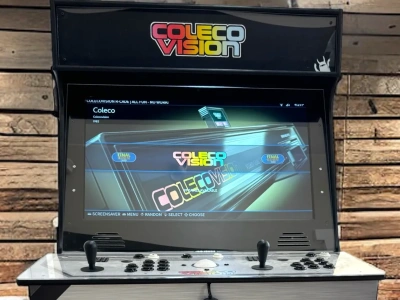 ColecoVision wprowadza na rynek pełnowymiarowy automat arcade z 40 klasycznymi grami