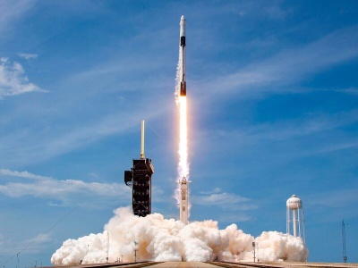 Start rakiety Falcon 9 przesunięty. Podano powód