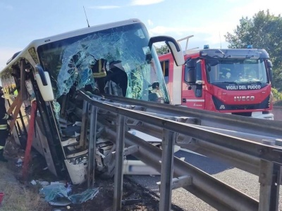 Polak stracił panowanie nad autokarem. Tragedia na autostradzie