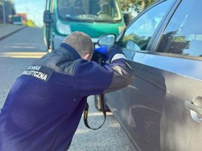 Usiłowali ukraść auto. Ostatecznie zabrali tablice rejestracyjne i teraz grozi im więzienie