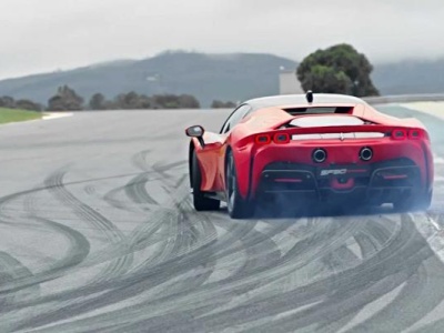 Ferrari SF90 to przeszłość. Roma też znika z rynku. Co szykują Włosi?