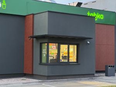 Pod Warszawą jest Żabka dla kierowców. Działa trochę jak McDonald's