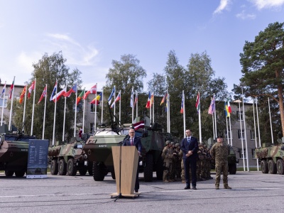 Łotewska armia z nowymi pojazdami