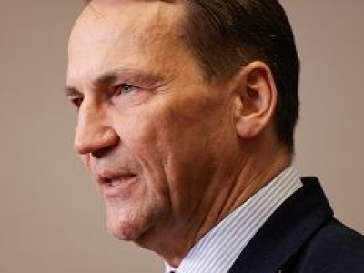 Sikorski nie odpuszcza Dudzie ws. ambasadorów. 