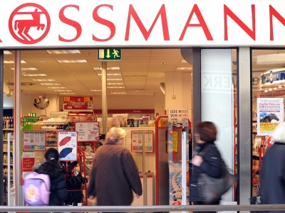 Rossmann ogłasza bojkot firmy Muska. Powodem jego wsparcie dla Trumpa