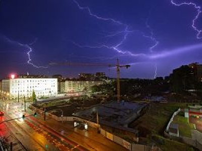 Ostrzeżenia dla 15 województw. IMGW podniósł poziom zagrożenia burzowego